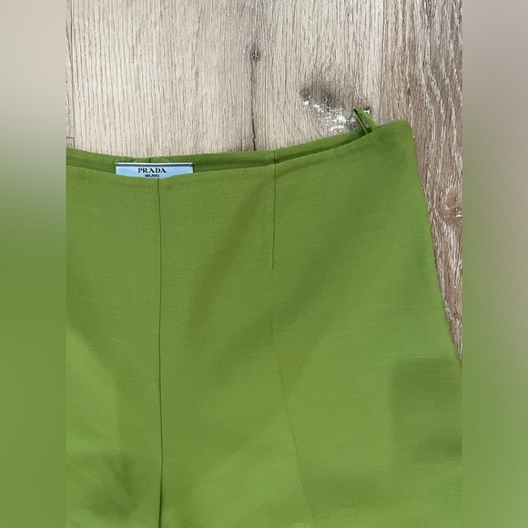 PRADA 100% Virgin Wool Green Knee Length Bermuda High Waisted Shorts - Picture 3 of 14